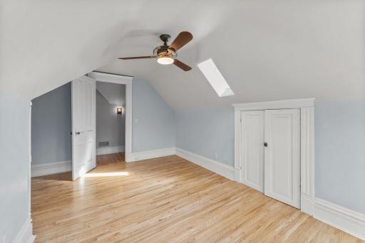 2697 E Lake of The Isles Parkway, Minneapolis, MN 55408