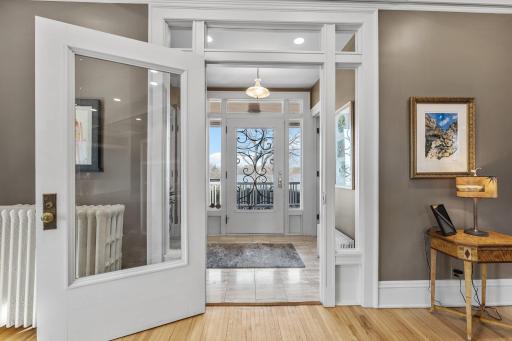 2697 E Lake of The Isles Parkway, Minneapolis, MN 55408