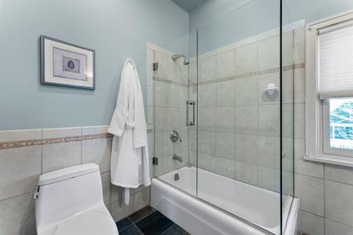 2697 E Lake of The Isles Parkway, Minneapolis, MN 55408