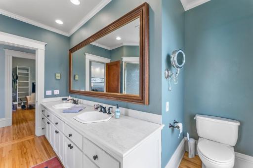 2697 E Lake of The Isles Parkway, Minneapolis, MN 55408