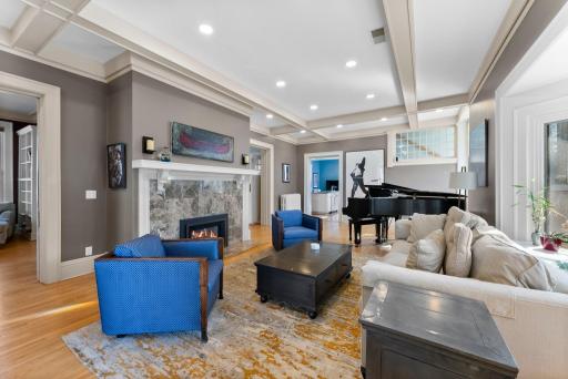 2697 E Lake of The Isles Parkway, Minneapolis, MN 55408