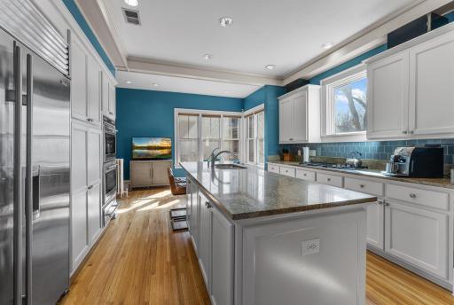 2697 E Lake of The Isles Parkway, Minneapolis, MN 55408