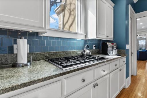 2697 E Lake of The Isles Parkway, Minneapolis, MN 55408