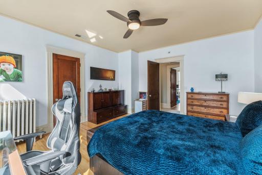 2697 E Lake of The Isles Parkway, Minneapolis, MN 55408