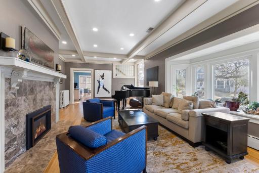 2697 E Lake of The Isles Parkway, Minneapolis, MN 55408