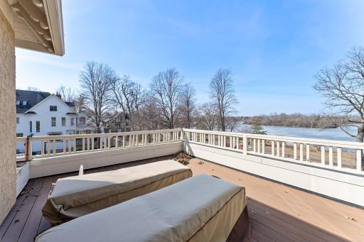 2697 E Lake of The Isles Parkway, Minneapolis, MN 55408