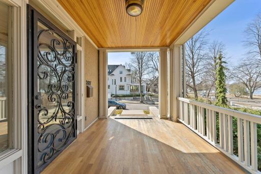 2697 E Lake of The Isles Parkway, Minneapolis, MN 55408