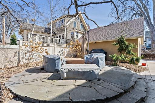 2697 E Lake of The Isles Parkway, Minneapolis, MN 55408