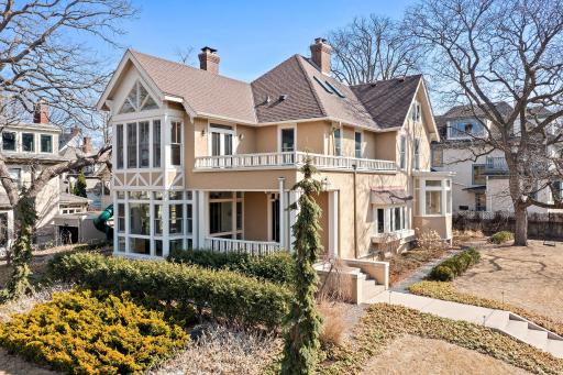 2697 E Lake of The Isles Parkway, Minneapolis, MN 55408