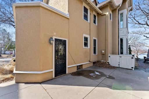 2697 E Lake of The Isles Parkway, Minneapolis, MN 55408