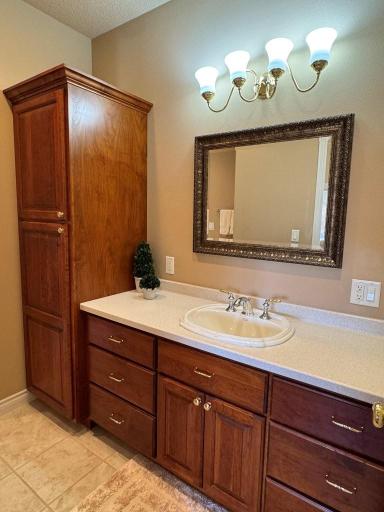 19-Bath 2 with shower - main floor (1).jpg