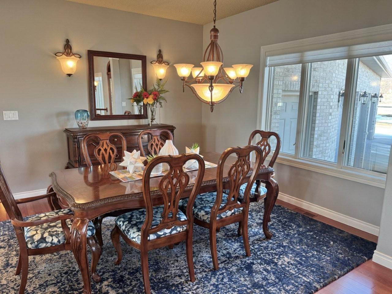 12-Dining room.jpg
