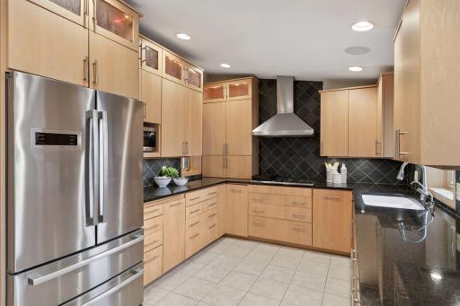 5739 Juneau Lane N, Plymouth, MN 55446
