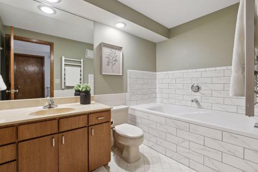 5739 Juneau Lane N, Plymouth, MN 55446