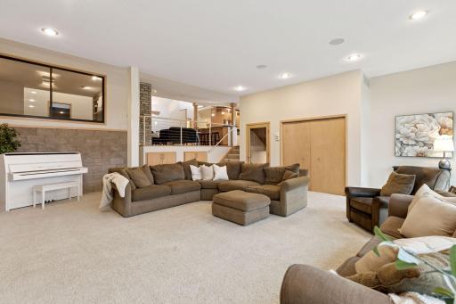 5739 Juneau Lane N, Plymouth, MN 55446
