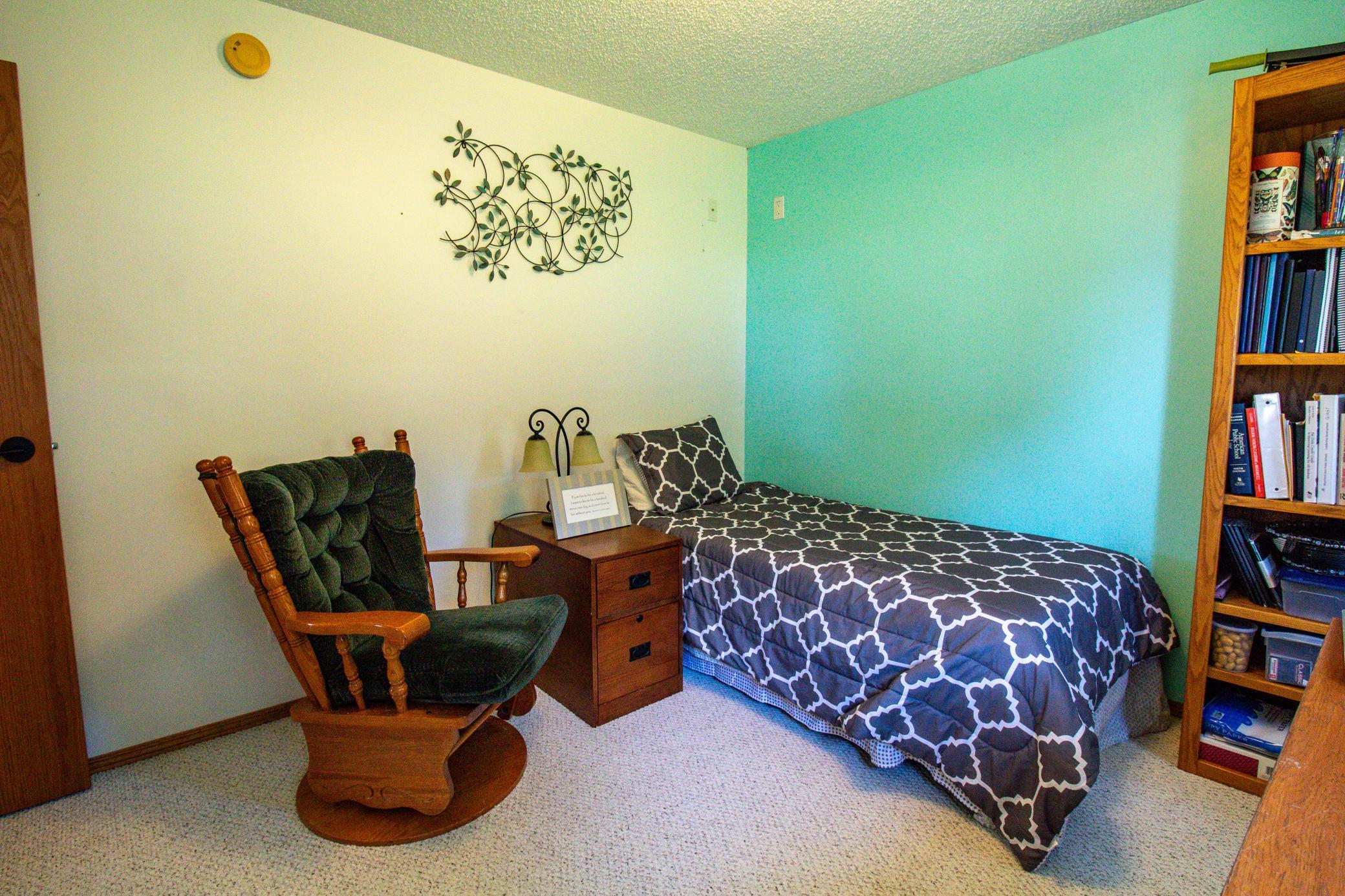bedroom2.jpg