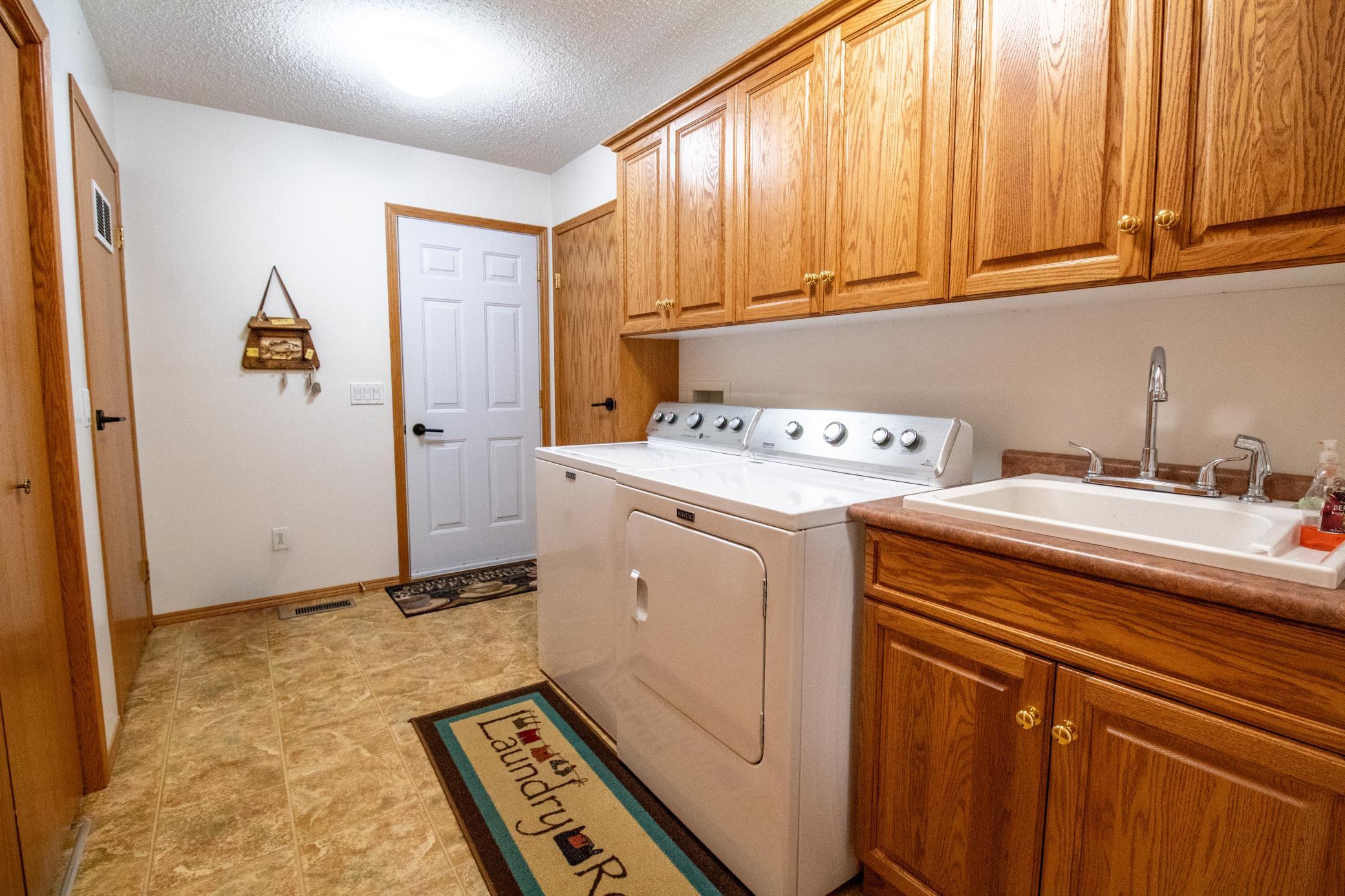 laundry_garage_entry.jpg