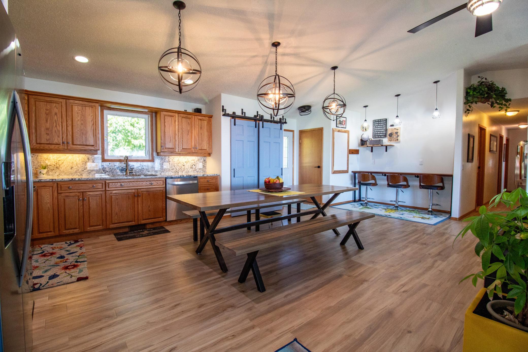 kitchen_dining.jpg