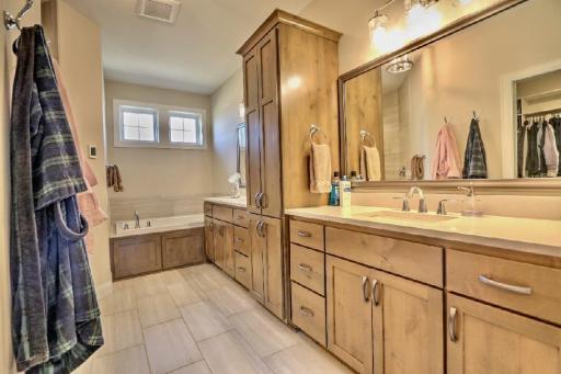 8664 Whisper Creek Trail, Rockford, MN 55373