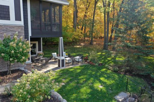 671 Broken Arrow Road, Chanhassen, MN 55317