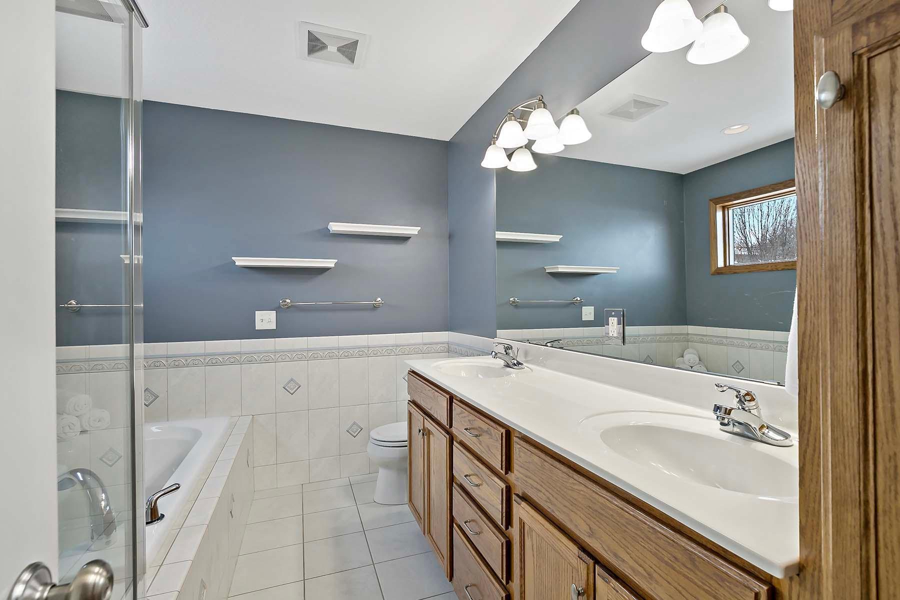 Primary Bath on suite