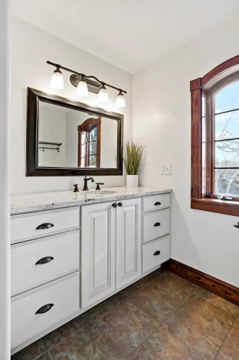 606 Oakwood Court, Hudson, WI 54016