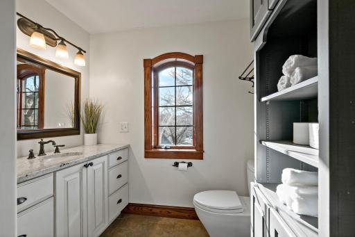 606 Oakwood Court, Hudson, WI 54016