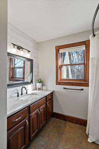 606 Oakwood Court, Hudson, WI 54016