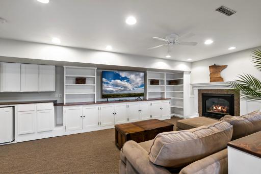606 Oakwood Court, Hudson, WI 54016