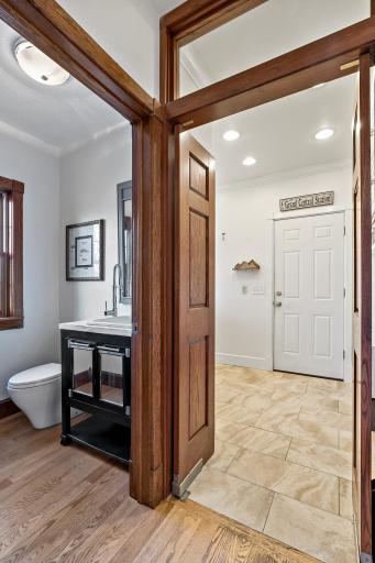 606 Oakwood Court, Hudson, WI 54016