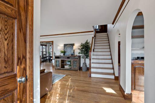 606 Oakwood Court, Hudson, WI 54016