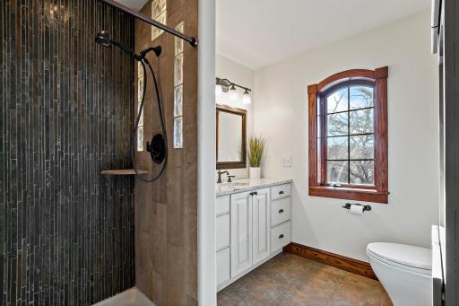 606 Oakwood Court, Hudson, WI 54016