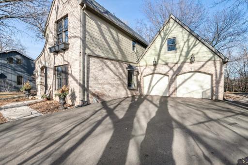 606 Oakwood Court, Hudson, WI 54016
