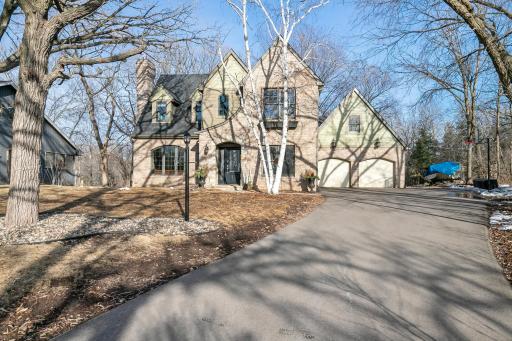 606 Oakwood Court, Hudson, WI 54016