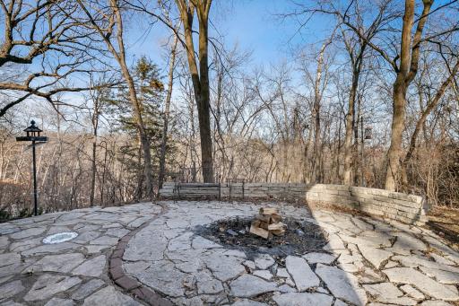 606 Oakwood Court, Hudson, WI 54016