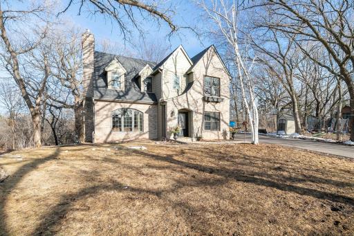 606 Oakwood Court, Hudson, WI 54016
