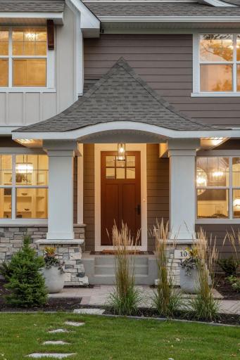 10 Sherwood Trail, North Oaks, MN 55126
