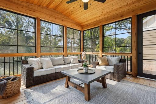 10 Sherwood Trail, North Oaks, MN 55126