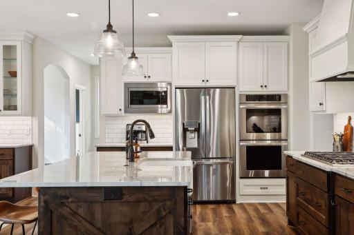 10 Sherwood Trail, North Oaks, MN 55126