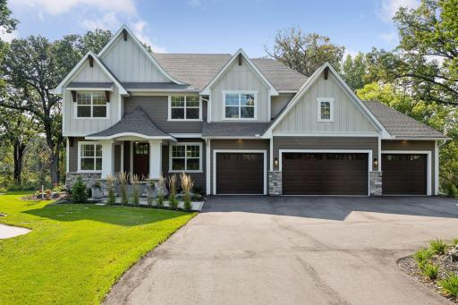 10 Sherwood Trail, North Oaks, MN 55126
