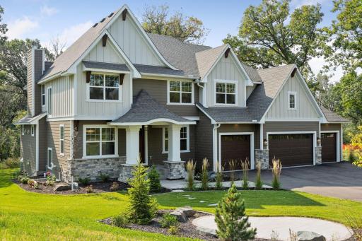 10 Sherwood Trail, North Oaks, MN 55126