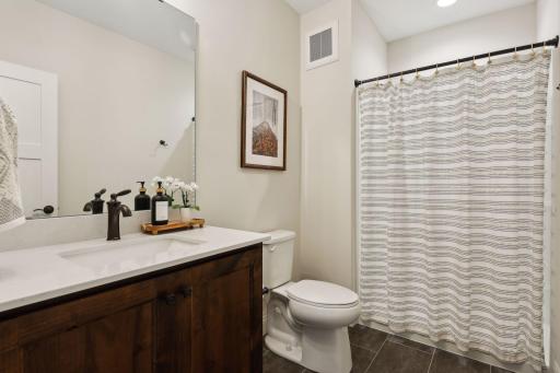 10 Sherwood Trail, North Oaks, MN 55126