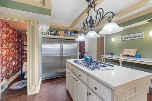 Freezer/Refrigerator combination (Left Freezer, Right Fridge)