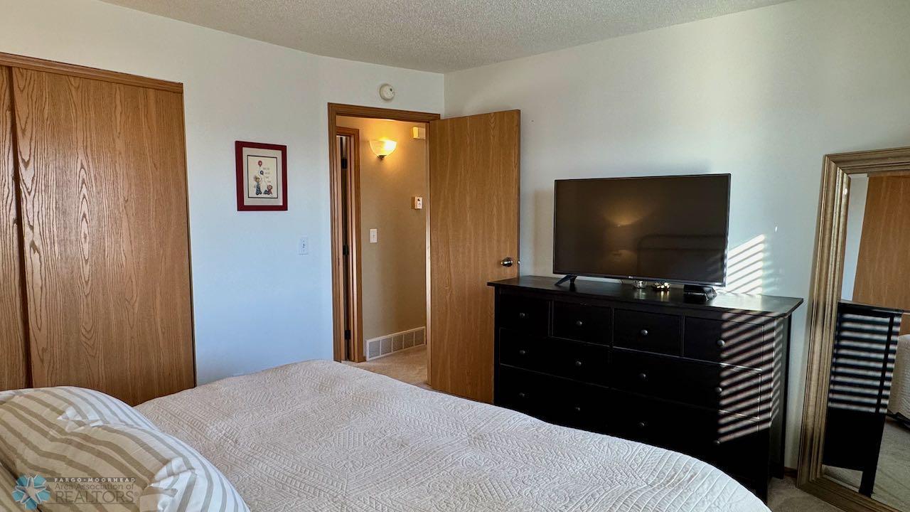 (22) Bedroom 1.jpeg