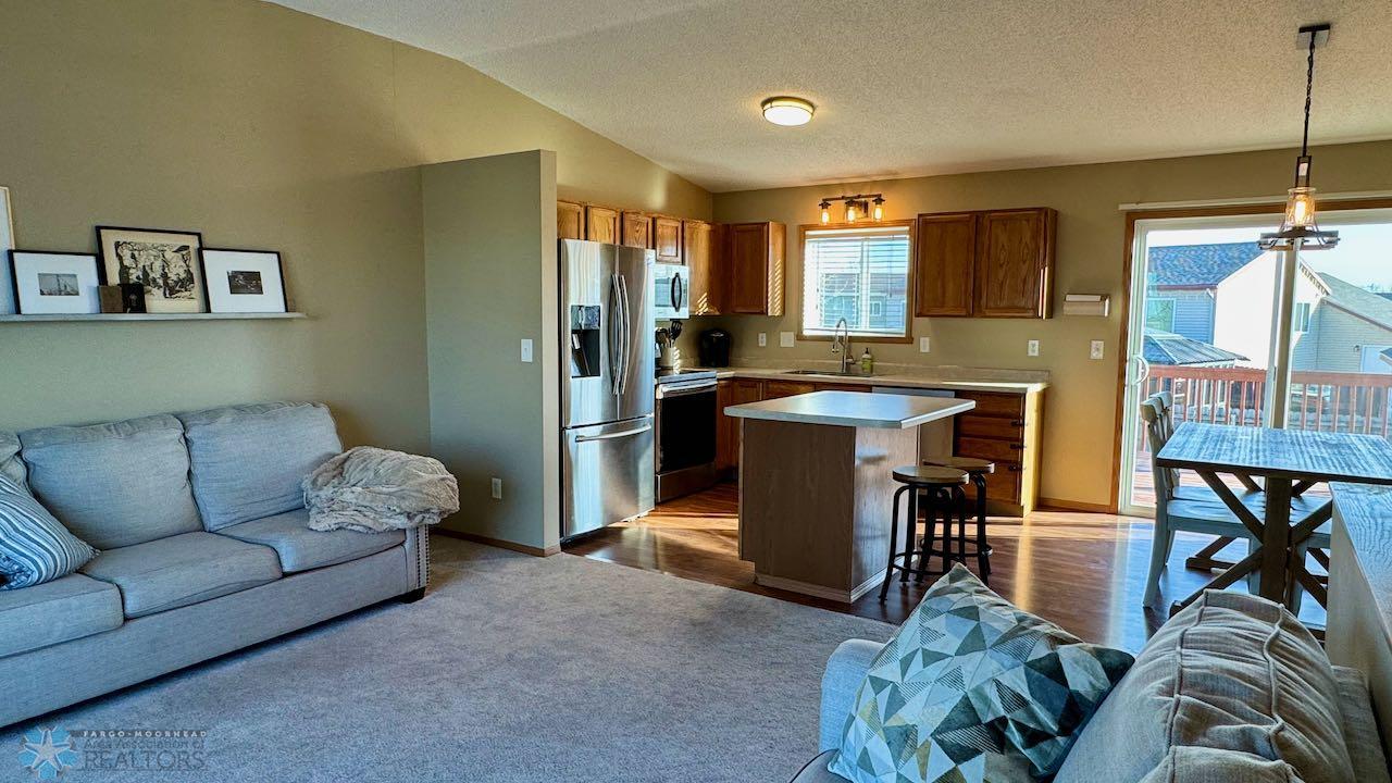 (10) Living Room to Kitchen.jpeg