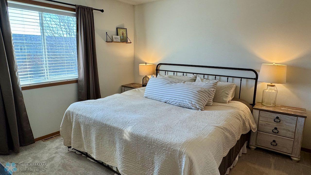 (21) Bedroom 1.jpeg