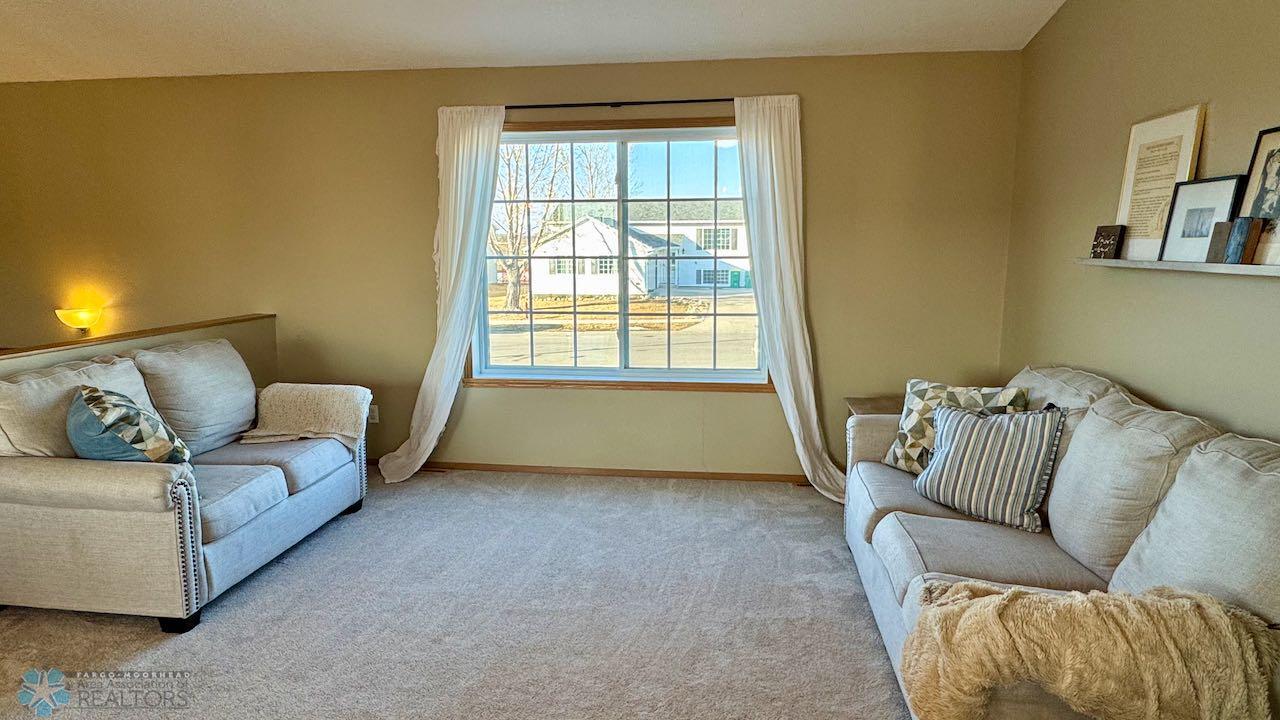 (20) Living Room.jpeg