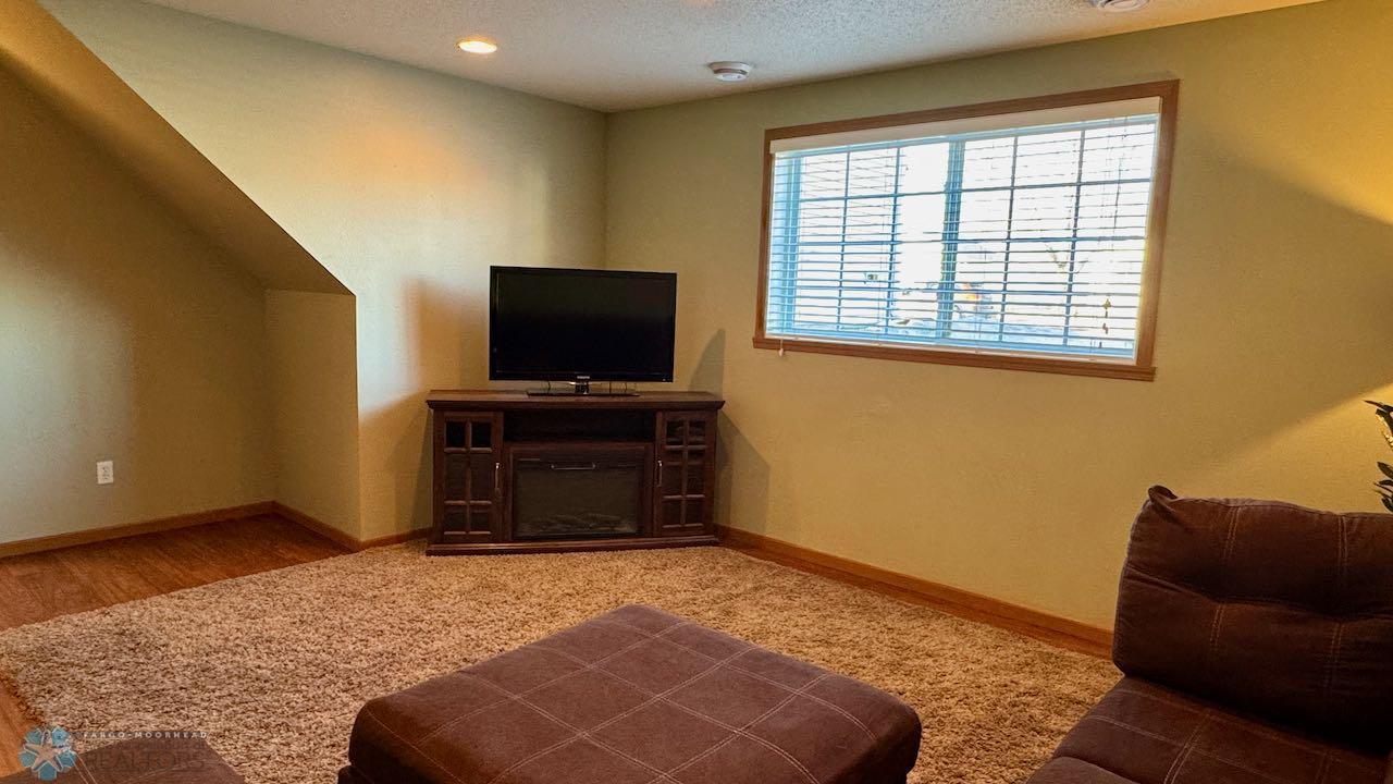 (30) Family Room.jpeg