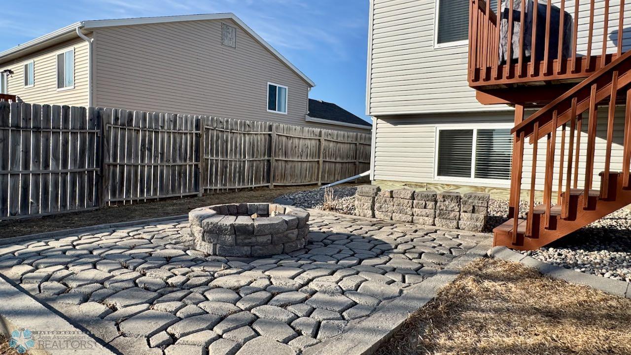 (46) Patio and Fire Pit.jpeg