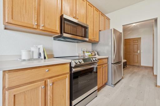 Newer, quality kitchen appliances w/ induction range & built-in air fryer!